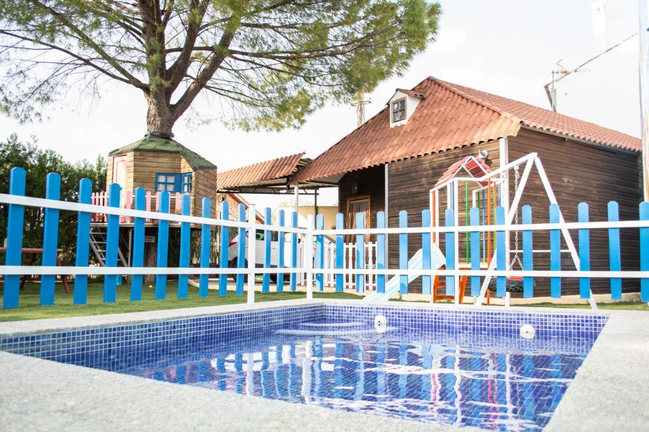 Bungalow Perotonar Ideal Para Familia Con Ninos La Puebla de Cazalla Exteriér fotografie
