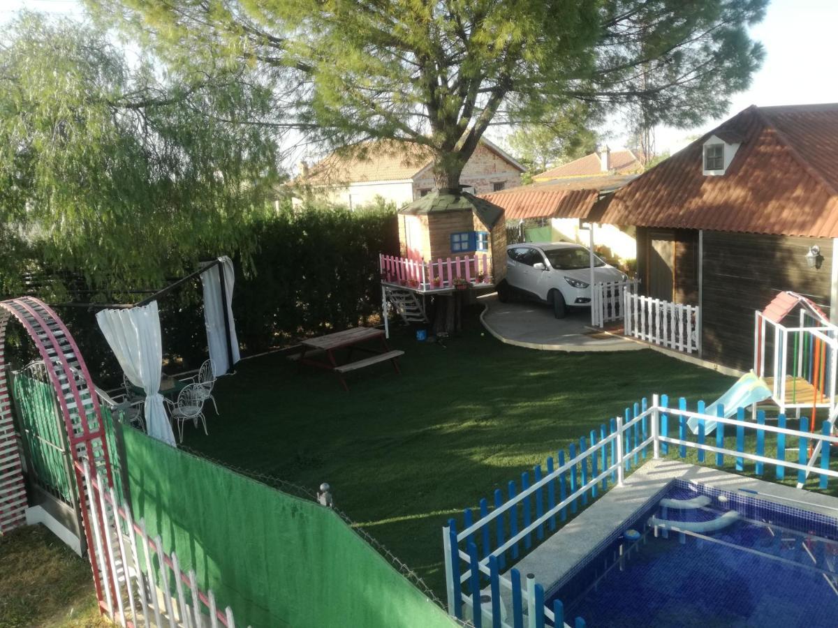 Bungalow Perotonar Ideal Para Familia Con Ninos La Puebla de Cazalla Exteriér fotografie